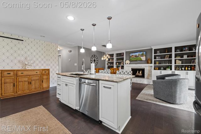 52531 Butternut Drive, Shelby Charter Township, MI 48316