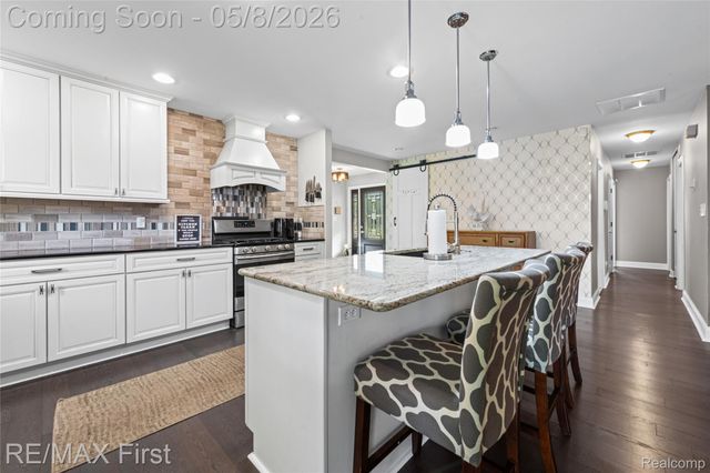 52531 Butternut Drive, Shelby Charter Township, MI 48316