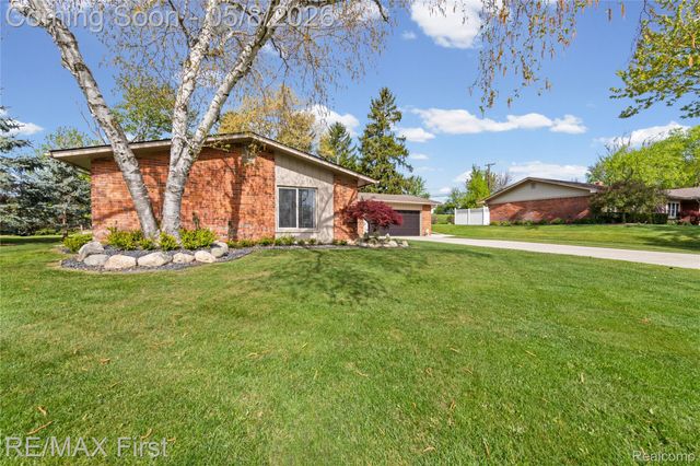 52531 Butternut Drive, Shelby Charter Township, MI 48316
