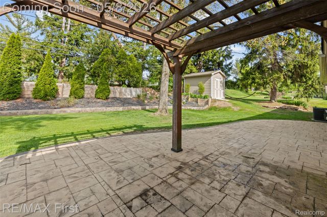 52531 Butternut Drive, Shelby Charter Township, MI 48316