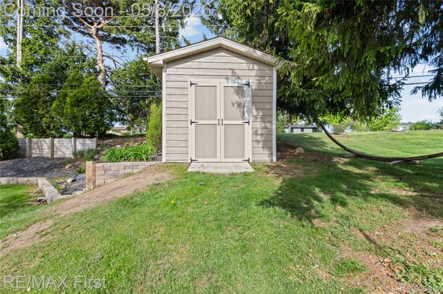 52531 Butternut Drive, Shelby Charter Township, MI 48316
