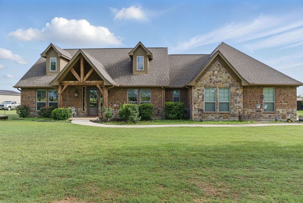 748 County Road 3451, Paradise, TX 76073