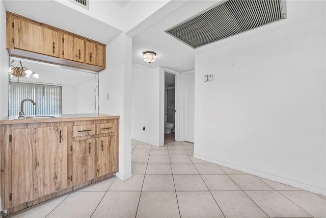 901 Colony Point 123, Pembroke Pines, FL 33026