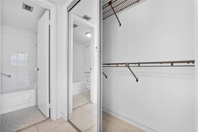 901 Colony Point 123, Pembroke Pines, FL 33026