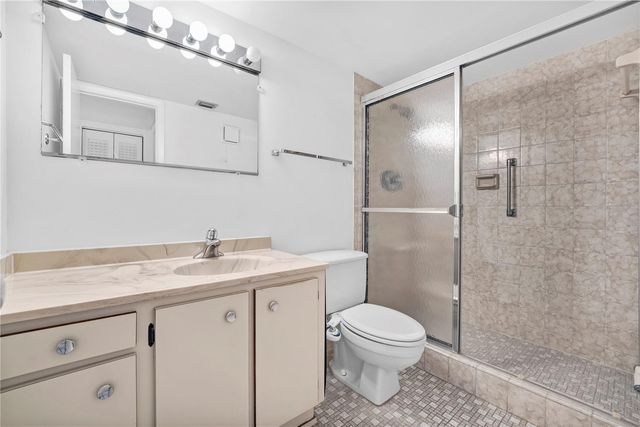 901 Colony Point 123, Pembroke Pines, FL 33026