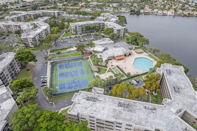 901 Colony Point 123, Pembroke Pines, FL 33026