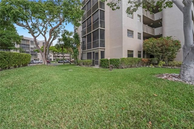 901 Colony Point 123, Pembroke Pines, FL 33026
