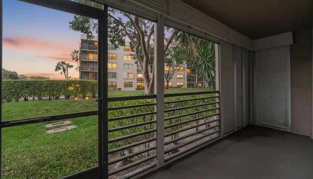 901 Colony Point 123, Pembroke Pines, FL 33026