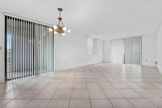 901 Colony Point 123, Pembroke Pines, FL 33026