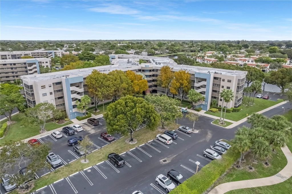 901 Colony Point 123, Pembroke Pines, FL 33026