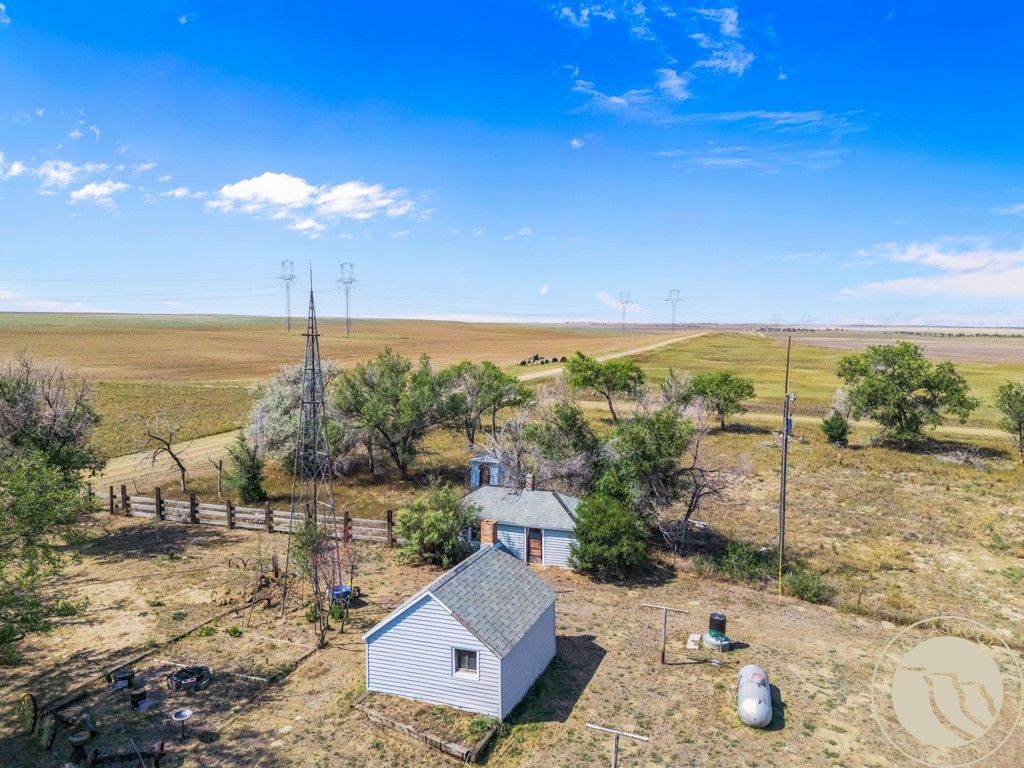 753 Stiles Road, Broadview, MT 59015 photo 2