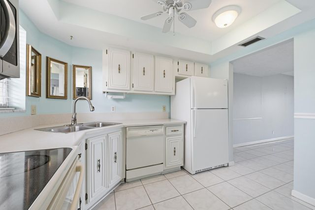 18081 SE Country Club Drive 3-23, Jupiter, FL 33469