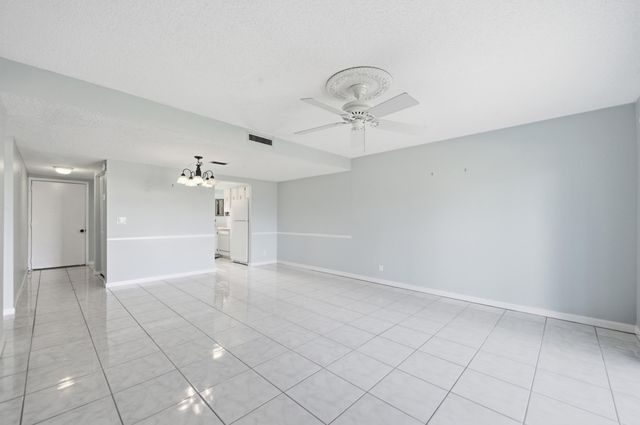 18081 SE Country Club Drive 3-23, Jupiter, FL 33469