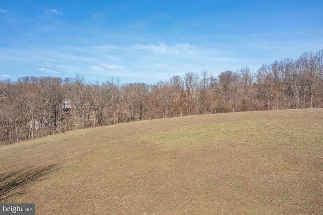 25 THADDEUS LN, Reading, PA 19606