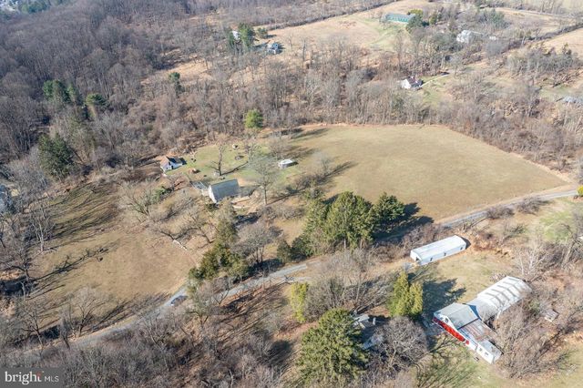 25 THADDEUS LN, Reading, PA 19606