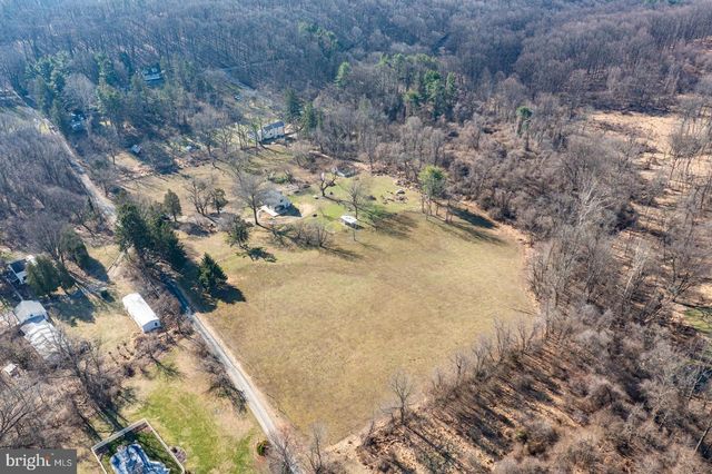 25 THADDEUS LN, Reading, PA 19606