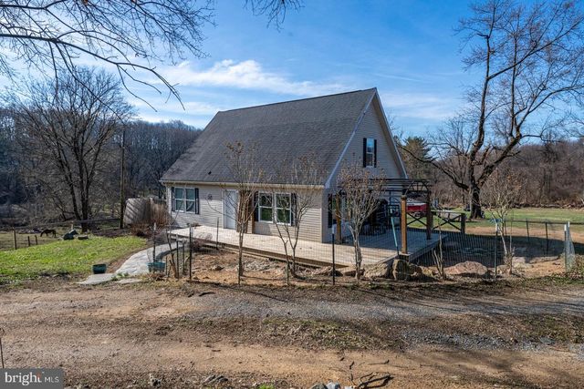 25 THADDEUS LN, Reading, PA 19606