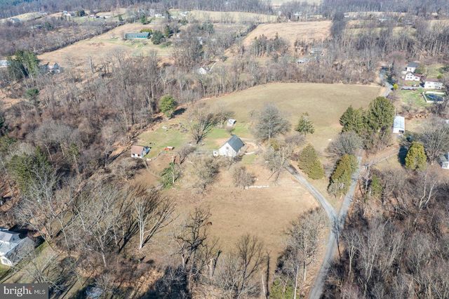 25 THADDEUS LN, Reading, PA 19606