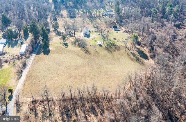 25 THADDEUS LN, Reading, PA 19606