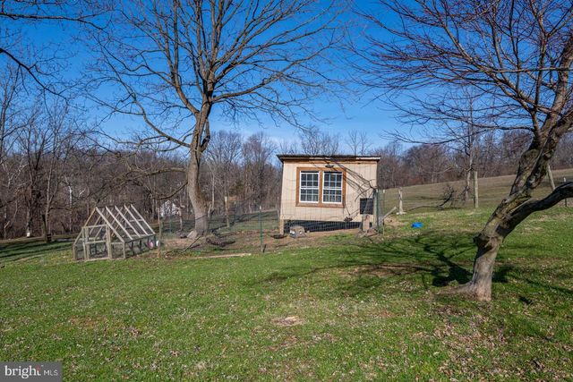 25 THADDEUS LN, Reading, PA 19606