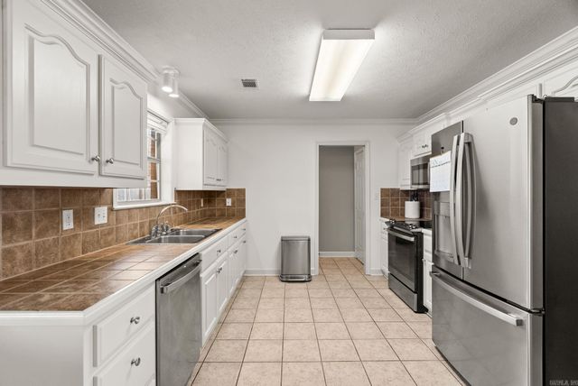 106 Beaver Creek Lane, Maumelle, AR 72113