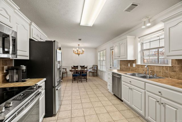 106 Beaver Creek Lane, Maumelle, AR 72113