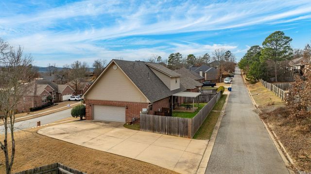 106 Beaver Creek Lane, Maumelle, AR 72113