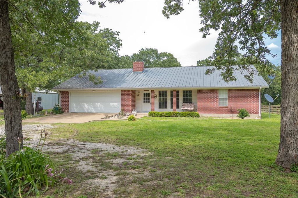 4988 Paso Fino Lane, Madisonville, TX 77864 — exterior
