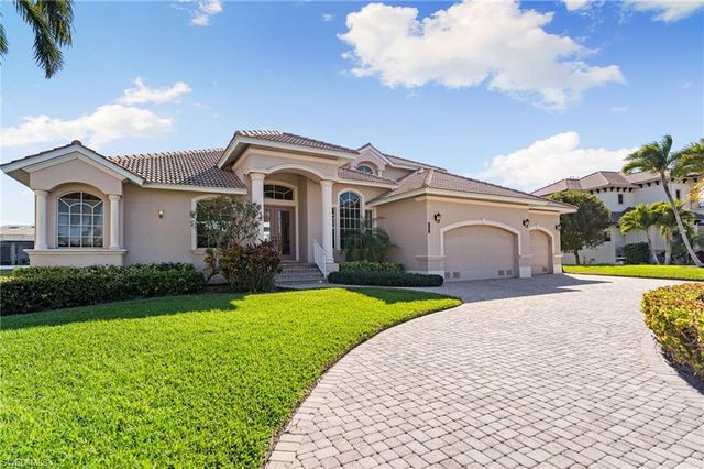 757 Bluebonnet CT, Marco Island, FL 34145