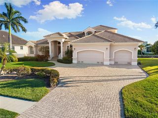 757 Bluebonnet CT, Marco Island, FL 34145