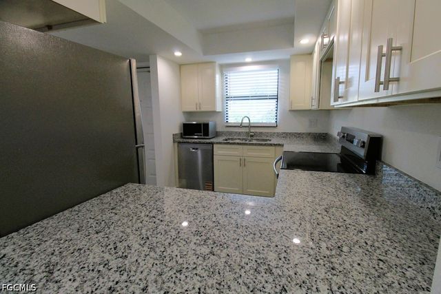 16341 Dublin CIR 101, Fort Myers, FL 33908