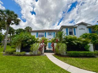 359 Prestwick Circle 2, Palm Beach Gardens, FL 33418