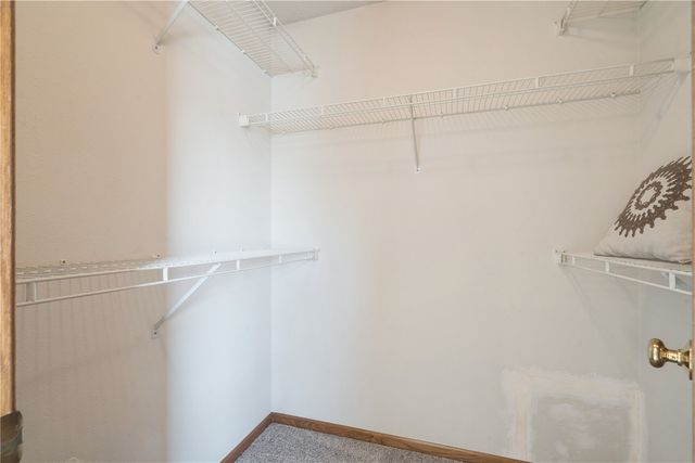 705 Deerfield Dr, Marion, IA 52302