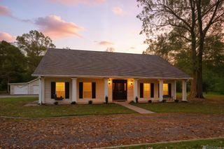 22470 Loving Dr, Denham Springs, LA 70726