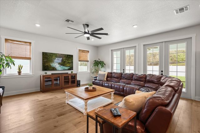 21709 HIDDEN CREEK LANE, Mount Dora, FL 32757