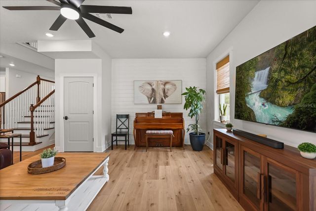 21709 HIDDEN CREEK LANE, Mount Dora, FL 32757