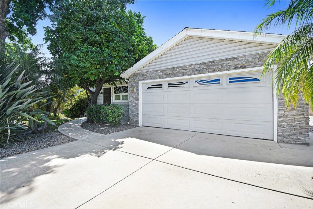 Image 2 of property listing at 3264 N Lugo, San Bernardino, CA 92404