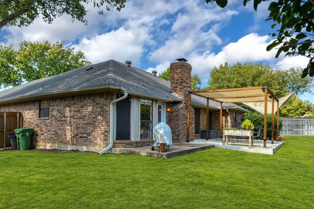 7633 Teresa Court, North Richland Hills, TX 76182