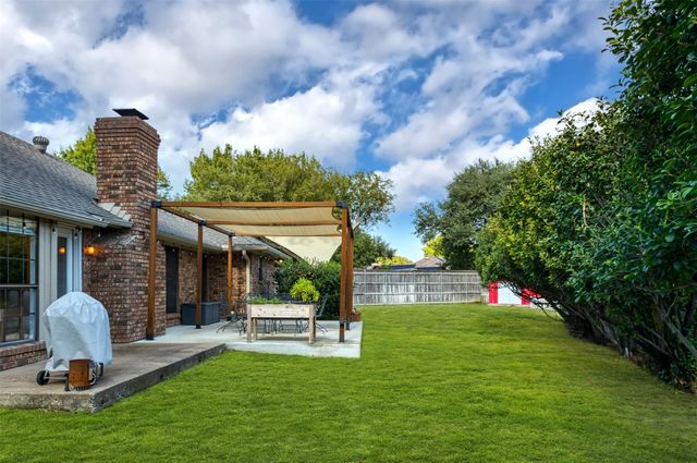 7633 Teresa Court, North Richland Hills, TX 76182