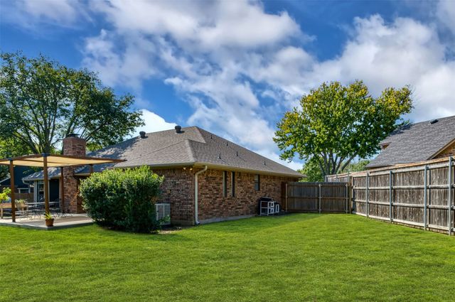 7633 Teresa Court, North Richland Hills, TX 76182