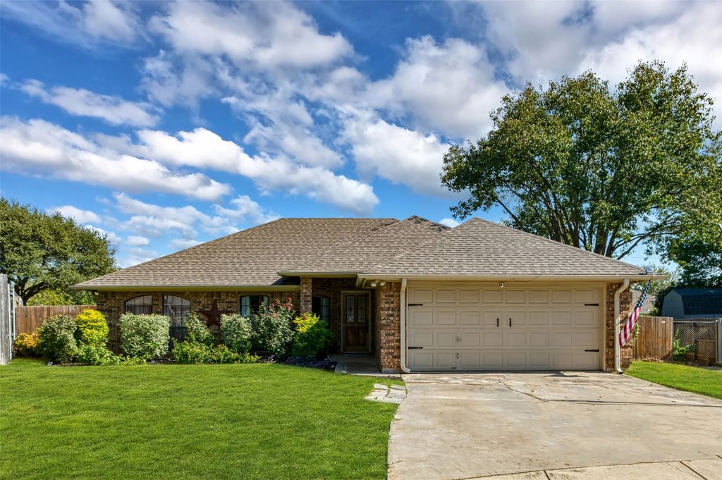 7633 Teresa Court, North Richland Hills, TX 76182