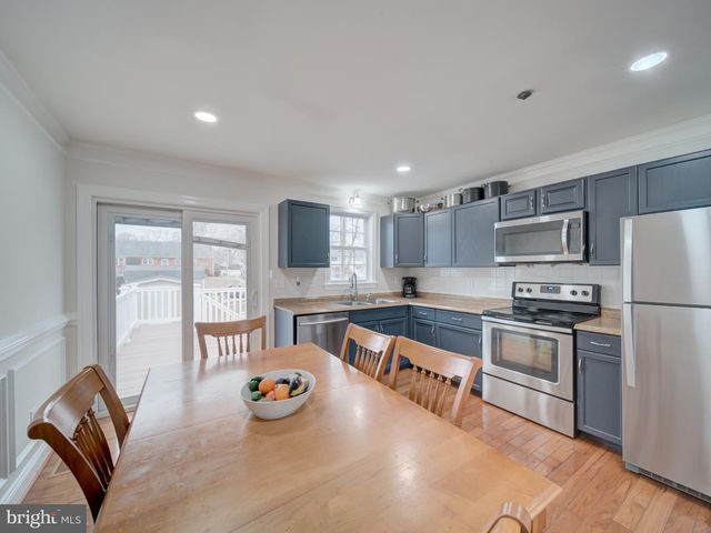 8617 CHESTNUT RIDGE DR, Laurel, MD 20707