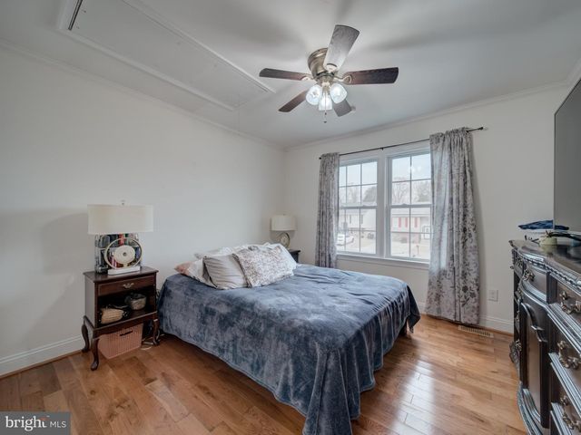 8617 CHESTNUT RIDGE DR, Laurel, MD 20707