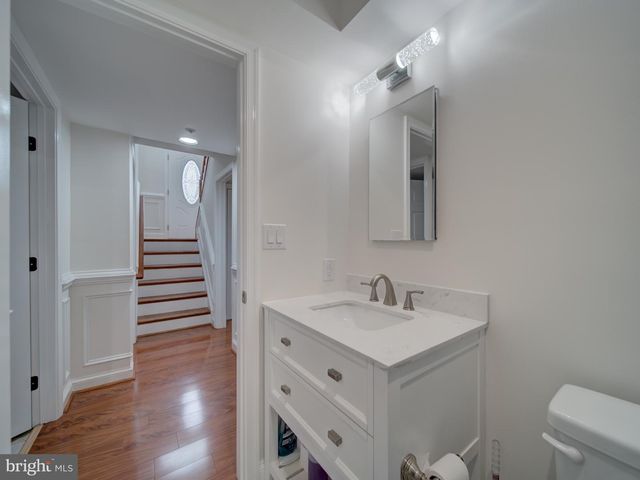 8617 CHESTNUT RIDGE DR, Laurel, MD 20707