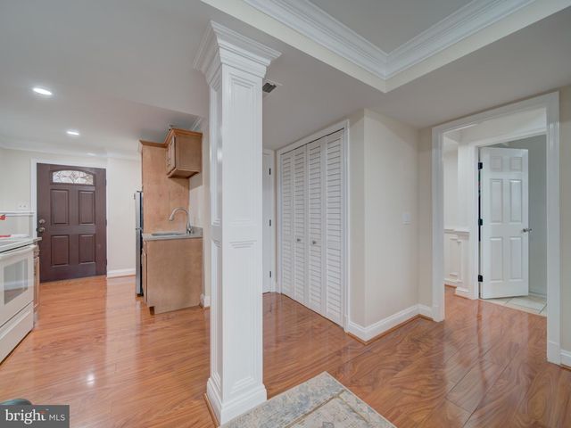 8617 CHESTNUT RIDGE DR, Laurel, MD 20707