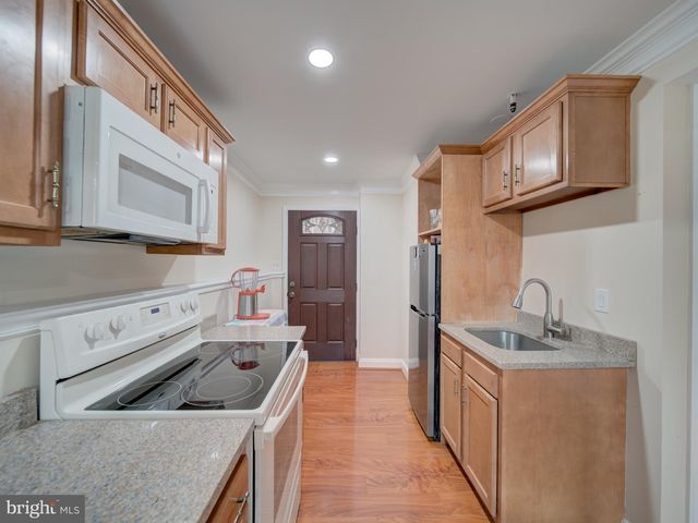 8617 CHESTNUT RIDGE DR, Laurel, MD 20707