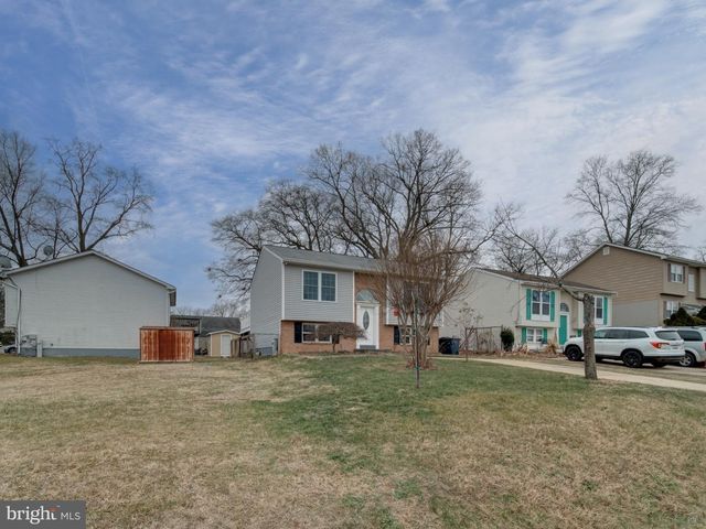 8617 CHESTNUT RIDGE DR, Laurel, MD 20707