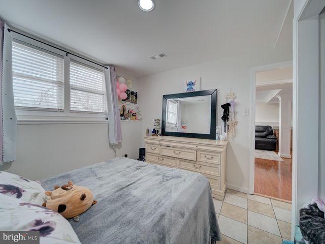 8617 CHESTNUT RIDGE DR, Laurel, MD 20707