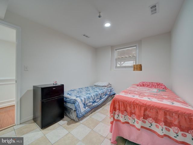 8617 CHESTNUT RIDGE DR, Laurel, MD 20707