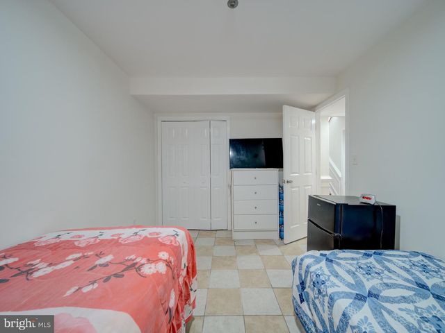 8617 CHESTNUT RIDGE DR, Laurel, MD 20707